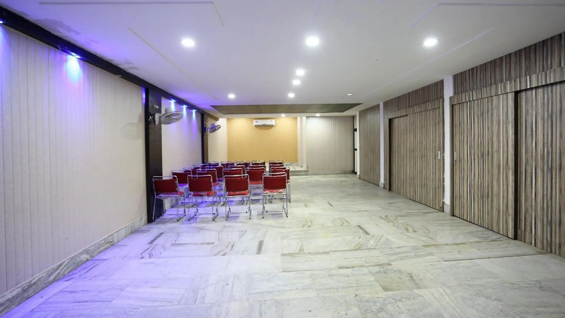Hotel O Kanha Continental Agra   Agra (Uttar Pradesh)