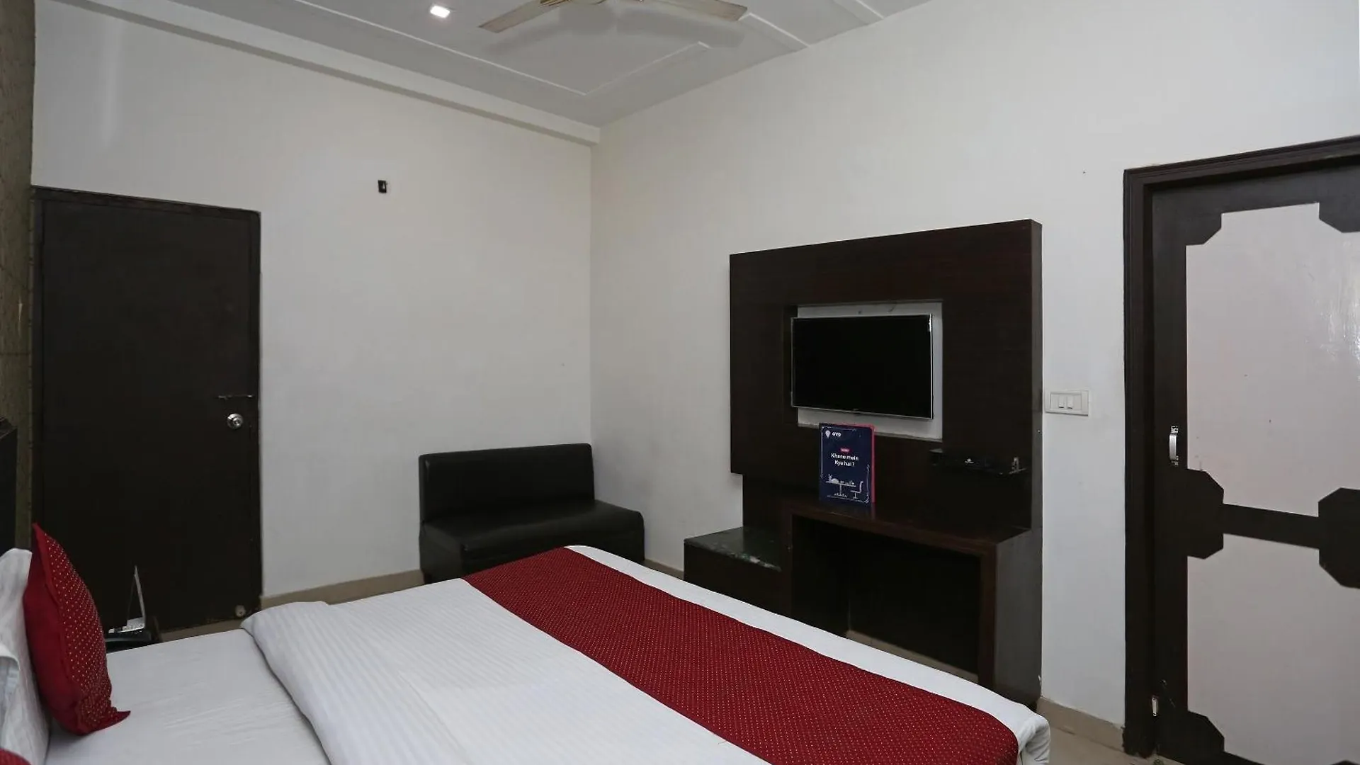 Hotel O Kanha Continental Agra