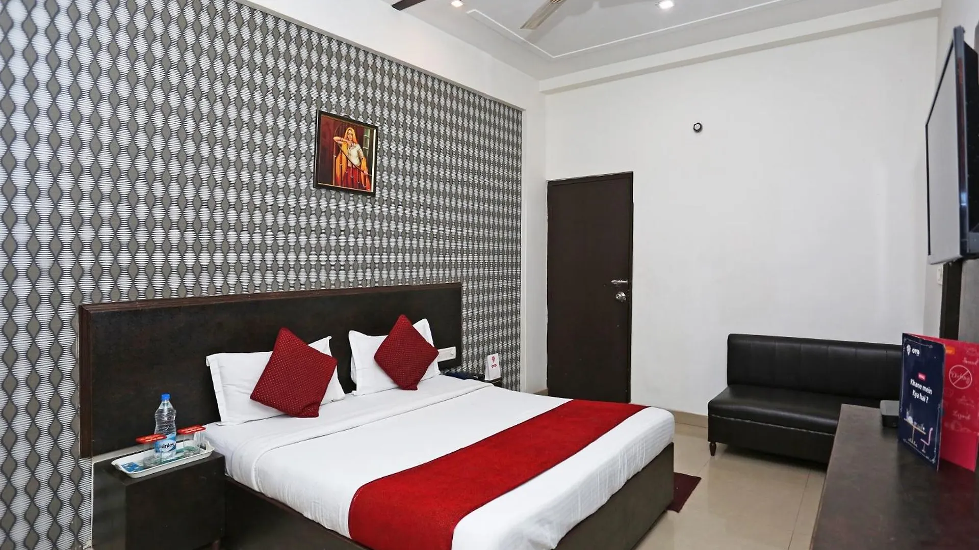 Hotel O Kanha Continental Agra